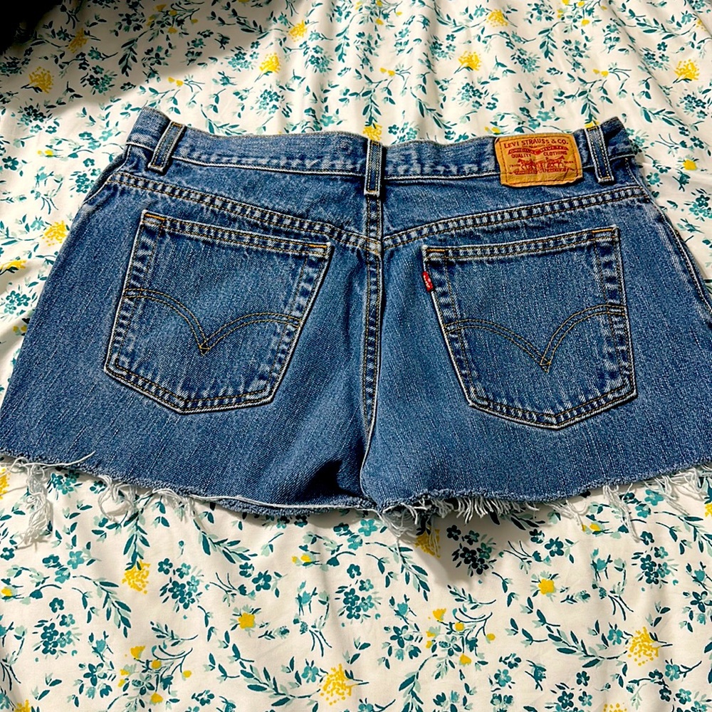 Vintage Levi’s 550 cut offs fit like sz 10 (tag says 16M), never wore!